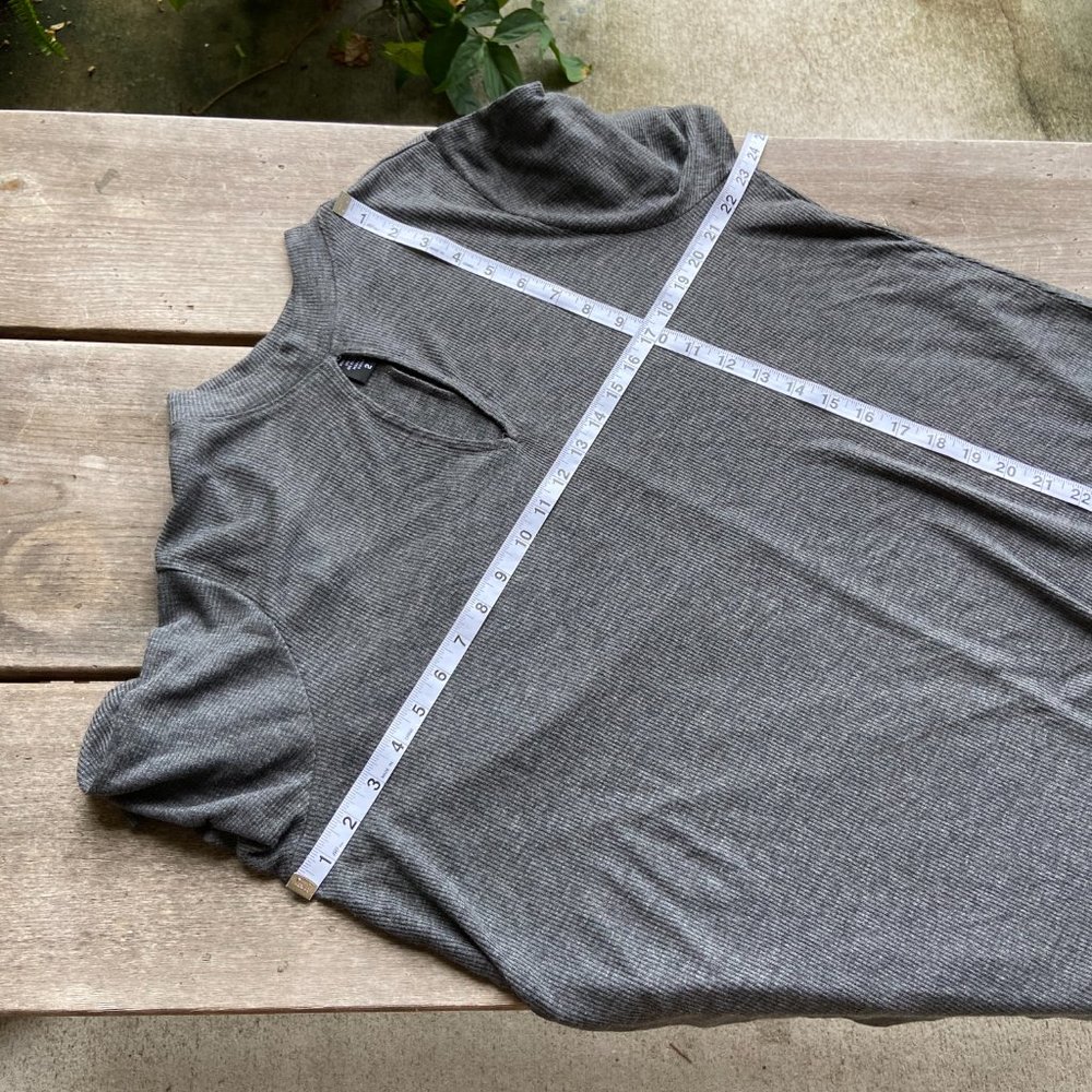 Torrid Gray Charcoal Mock Neck Ribbed Tunic Size 2 - Picture 6 of 8